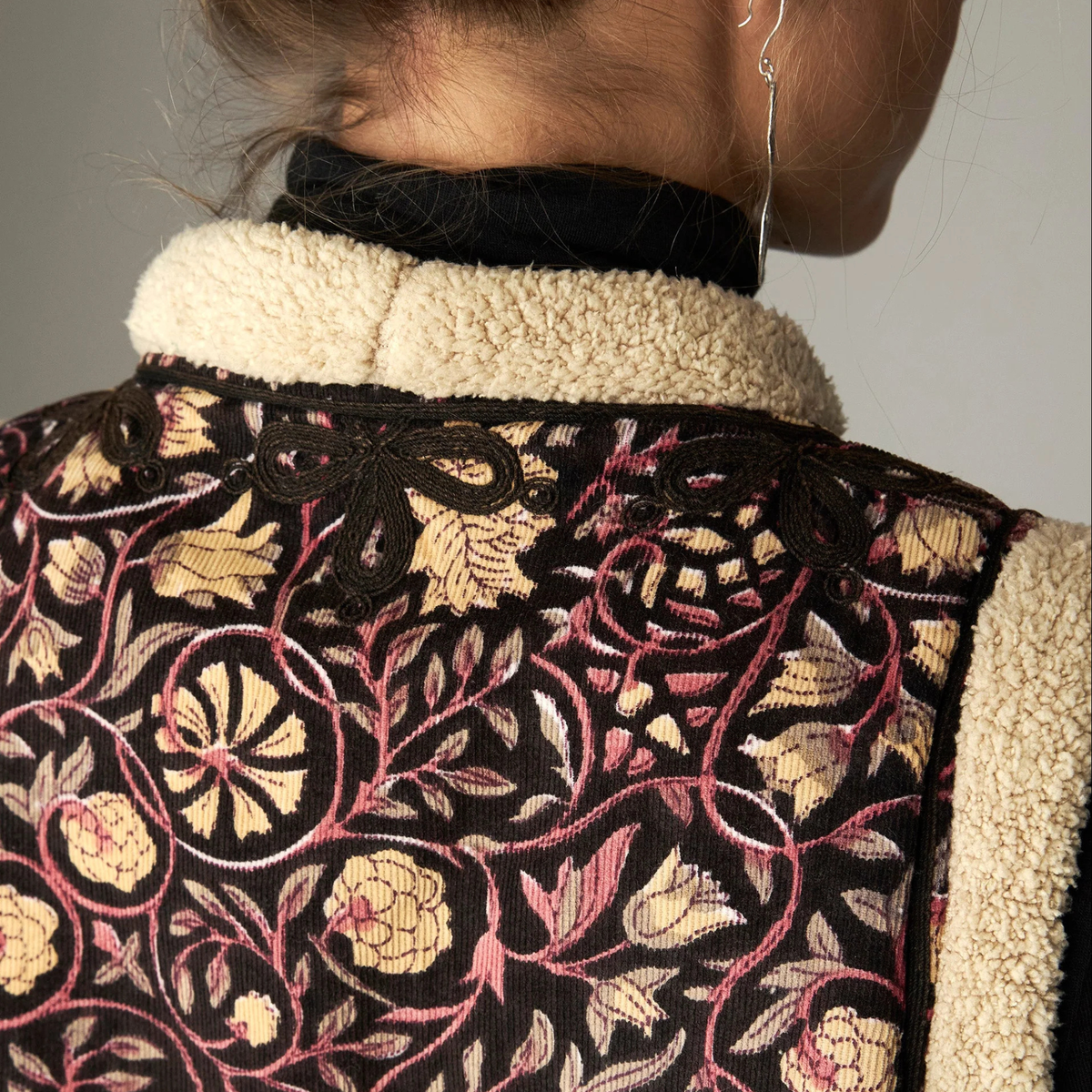 Juno Vest – Ruby Noir